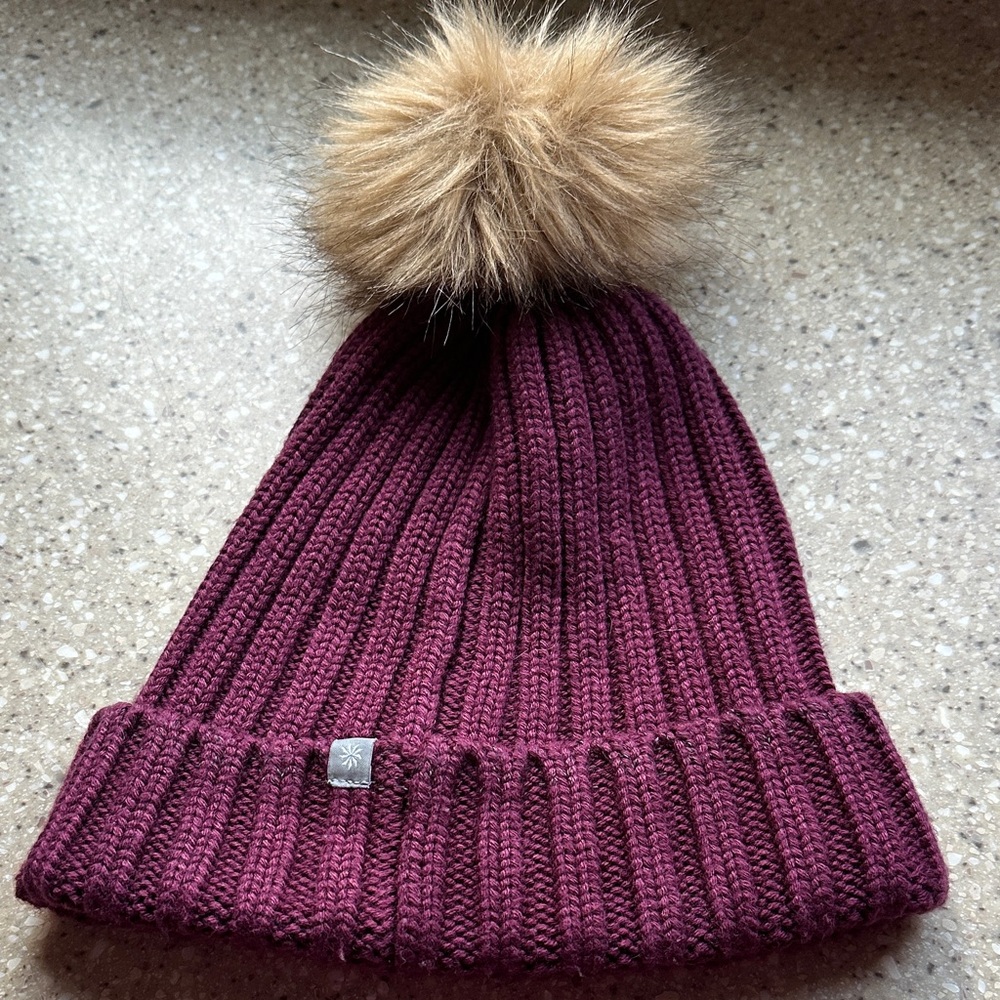 Athleta Cozy Burgundy Knit Pom-Pom Beanie
